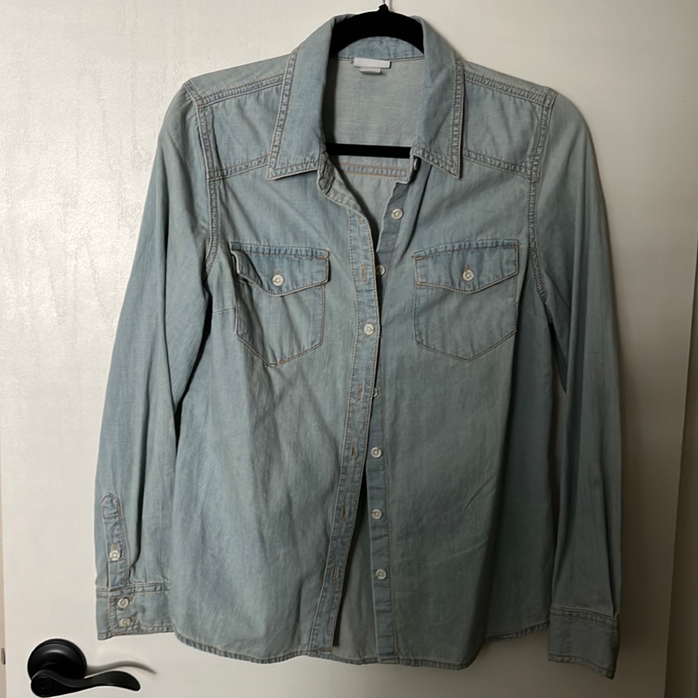 Good condition! Size Medium Mossimo button down shirt